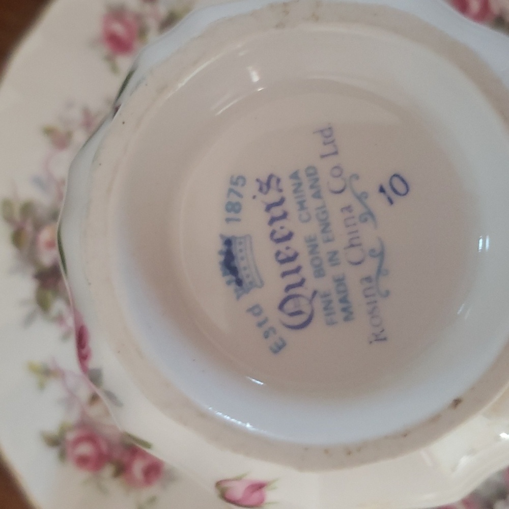 Queens Fine Bone China  2 piece set cup & saucer - Picture 3 of 4